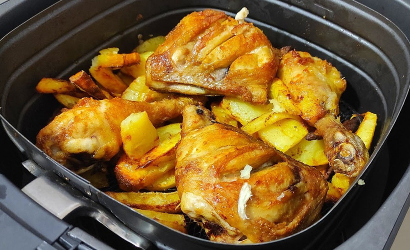 Airfryer'da yapılan tavuğun daha lezzetli olmasını sağlayan tüyo. Et çıtır çıtır oluyor