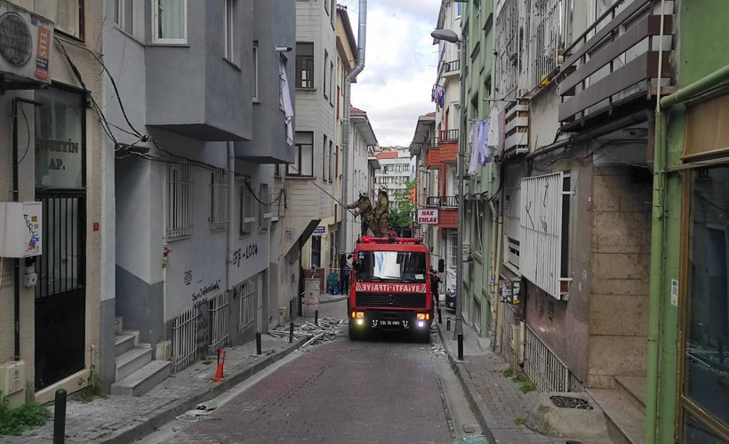 Şişli'de depoda yangın