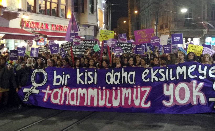 Bursa'da eski eşini reddeden kadına sokak ortasında erkek şiddeti: Bıçaklayıp kaçtı