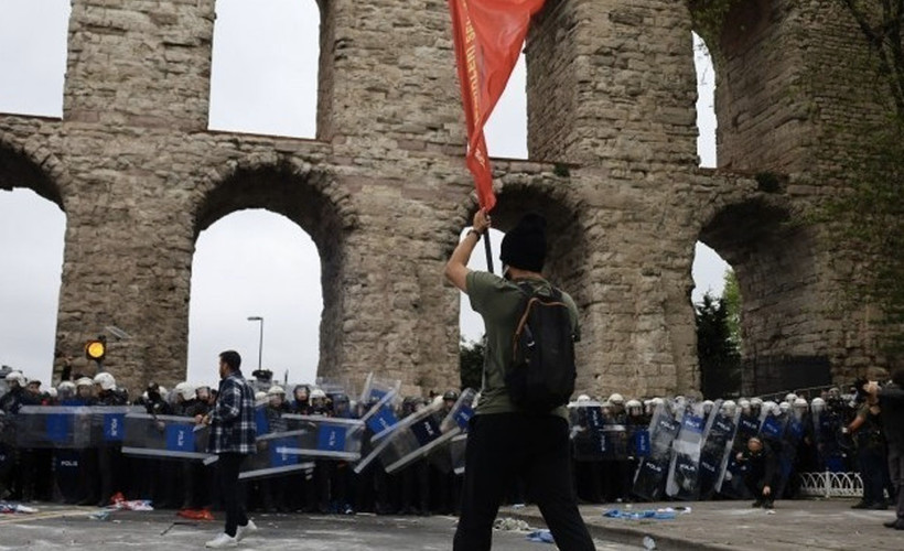 Siyasetçi ve aydınlardan 1 Mayıs tutukluları için bildiri: Anayasal hakları ihlal edildi