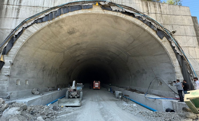 Trabzon'da tünel inşaatında iskele çöktü: Bir işçi yaralandı