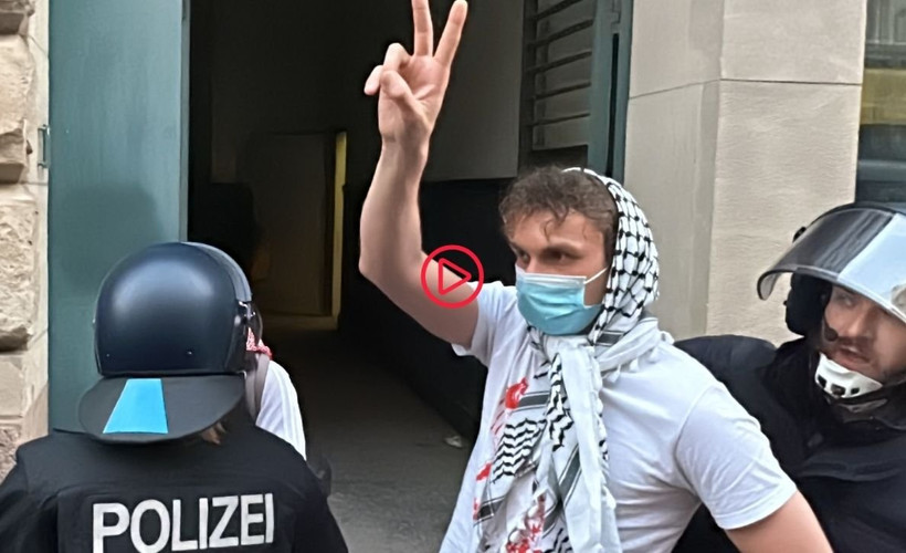 Humboldt Üniversitesi'nde Gazze eylemleri devam ediyor: Öğrenciler zorla binadan çıkarıldı
