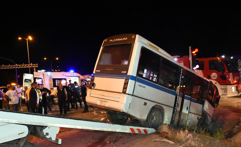 Kırıkkale'de trafik kazası: 22 yaralı