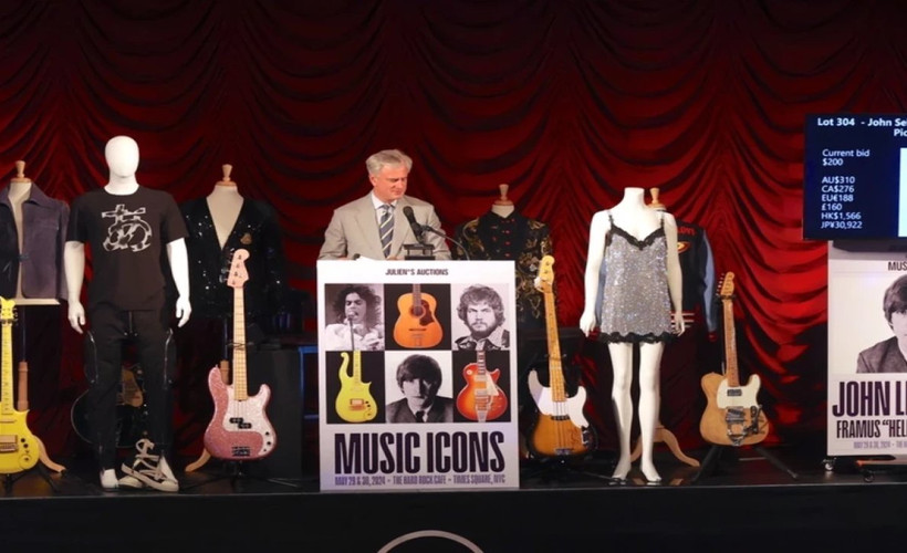 John Lennon'ın akustik gitarı açık artırmada rekor kırdı: 2,85 milyon dolara satıldı