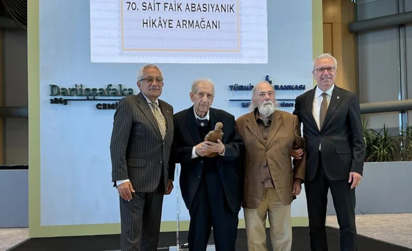 Sait Faik Hikâye Armağanı Barlas Özarıkça'ya verildi