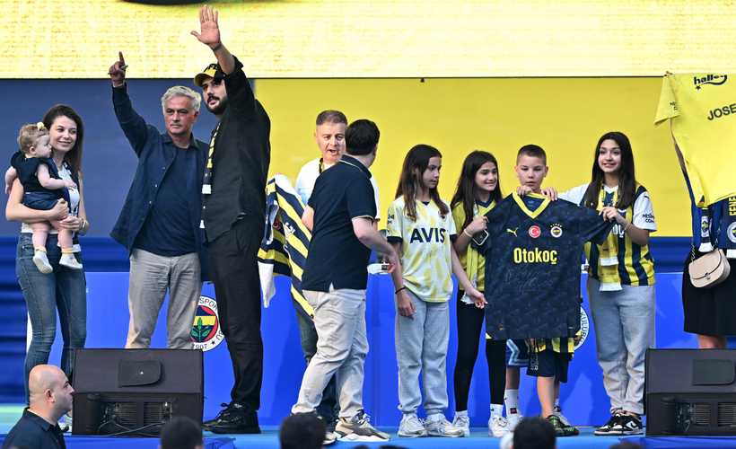 Jose Mourinho Fenerbahçe ile iki yıllık sözleşme imzaladı: ‘Futbol, bir tutkudur’