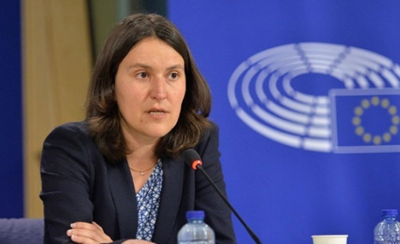 Kati Piri’den Erdoğan’a kayyım tepkisi: Partisine oy verilince demokrasiye inanıyor