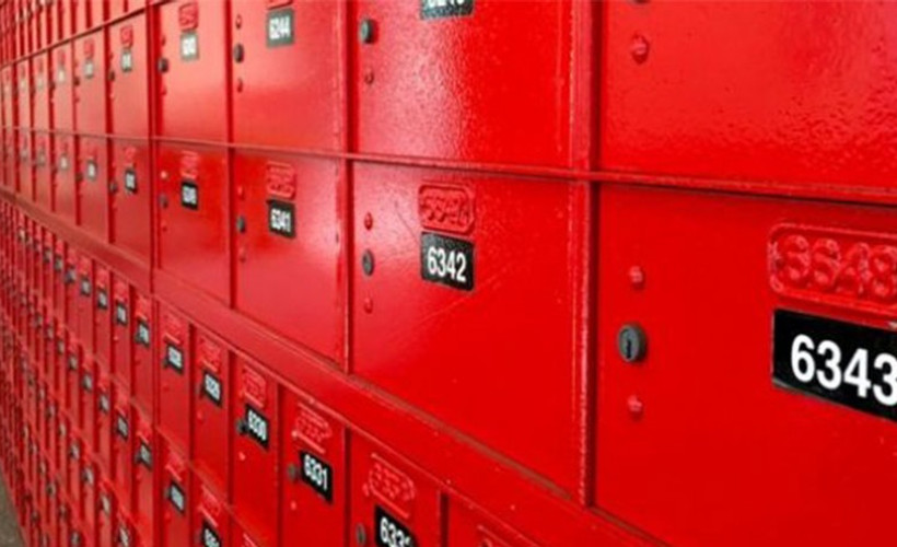 Yarım ton postayı teslim etmeyen postacı yakalandı