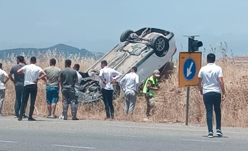 Emniyet kemeri sayesinde, takla atan arabadan yara almadan kurtuldu