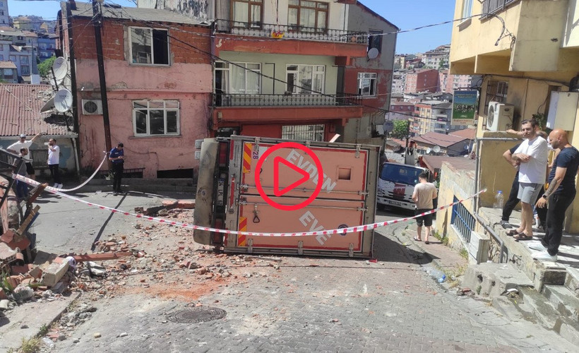 Şişli'de freni patlayan kamyonun devrilme anları: 'Çocuklara vurmayayım diye bağırdım'