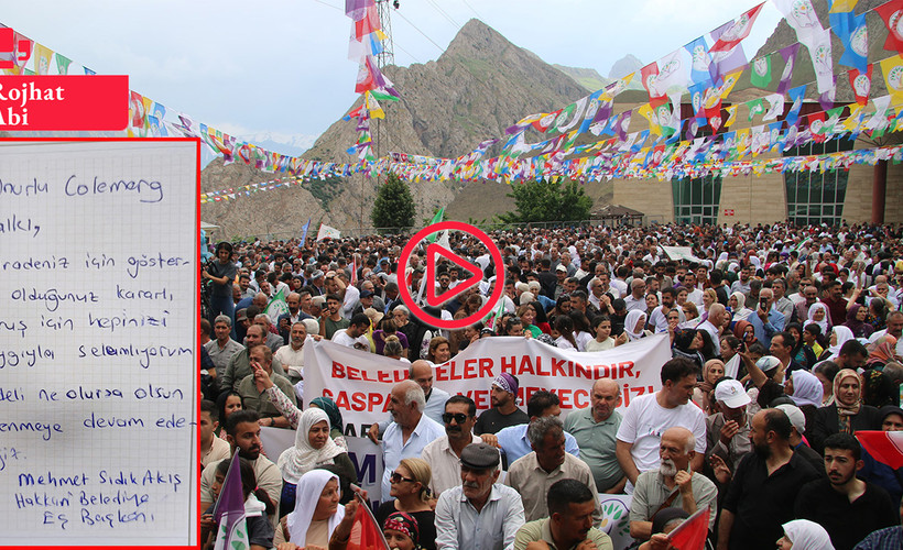 Hakkari'de kayyıma karşı büyük mitinginde yerine kayyım atanan Akış'ın mesajı okundu: 'Direnmeye devam edeceğiz'