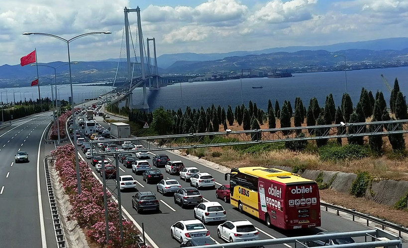Osmangazi Köprüsü'nde bayram trafiği yoğunluğu