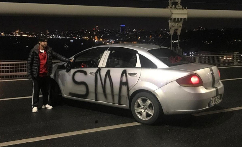 Köprüde 'SMA' eylemi yapan kişi tutuklandı