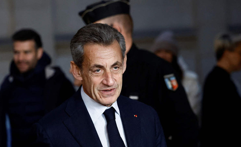 Sarkozy'den Macron'a uyarı: Seçim kararı büyük risk, geri tepebilir