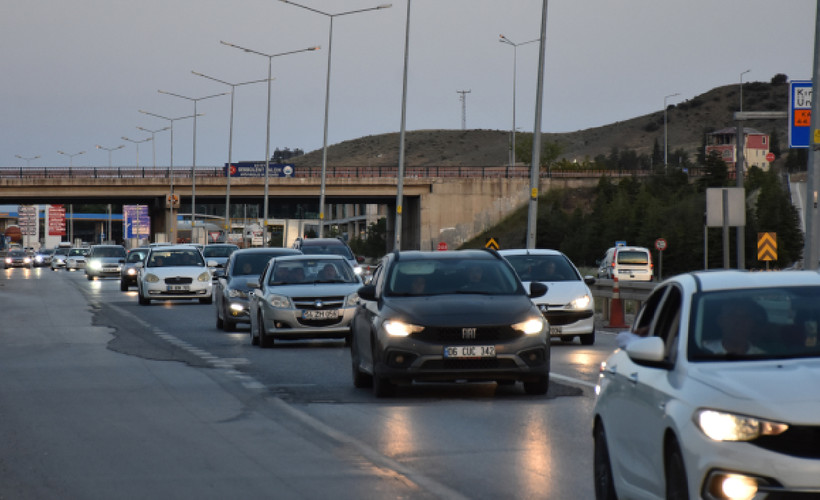 'Kilit kavşak' Kırıkkale'de bayram tatilinden dönüş yoğunluğu başladı