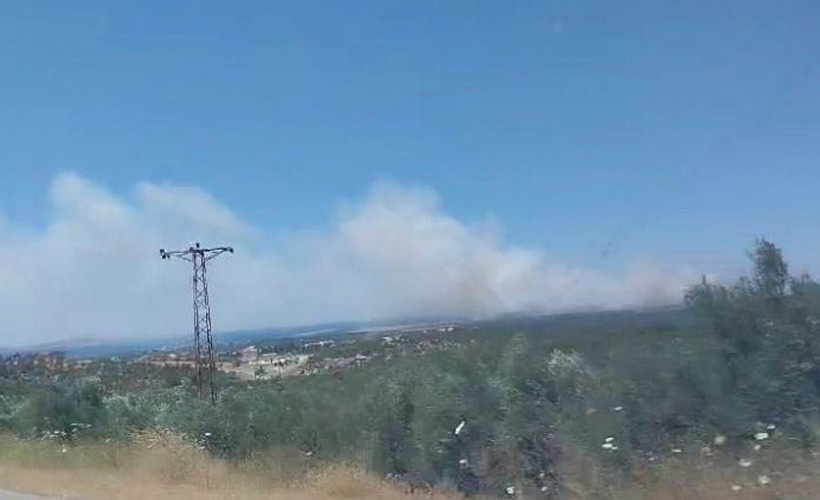 Çanakkale'de yangın: Tarım arazisinde çıkan yangın büyüyor