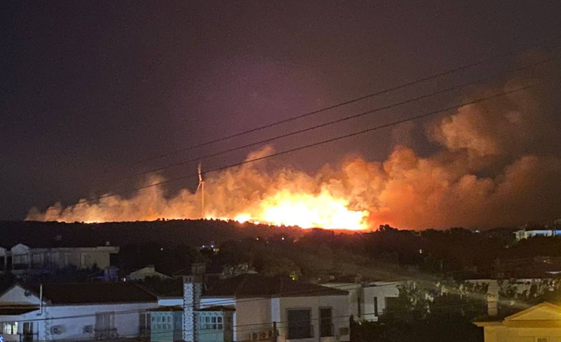 İzmir Çeşme'de makilik alanda yangın