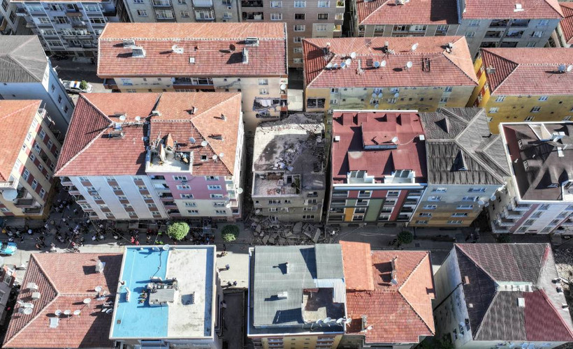 Bahçelievler’de 7 katlı bina çöktü: 3 katının kaçak olduğu ortaya çıktı