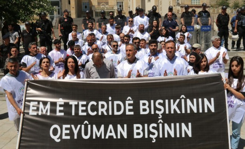 Hakkari'de başlatılan 'iradeye saygı’ nöbetini ikinci grup devraldı