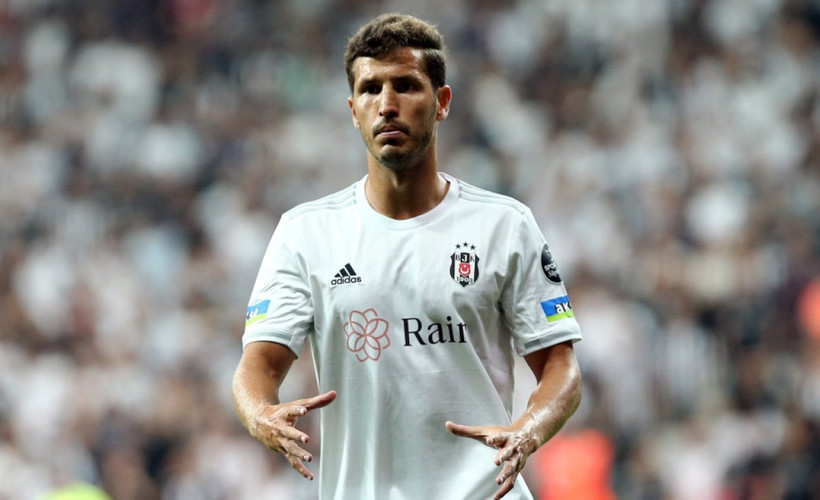 Beşiktaş, Salih Uçan’ın sözleşmesini yeniledi