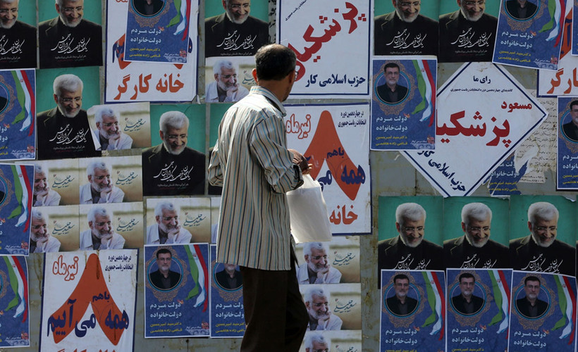 İran'da cumhurbaşkanlığı seçimi: Pezeşkiyan yarışı önde götürüyor