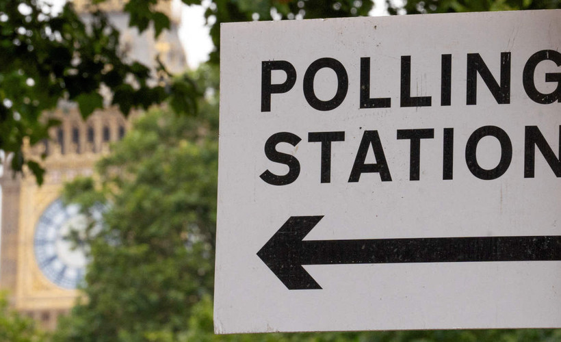 İngiltere sandık başında: İşçi Partisi'nin zaferi kesin görülüyor