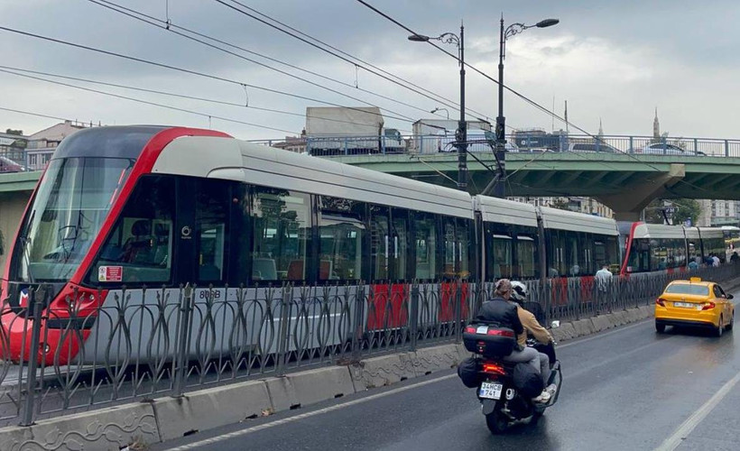 Kabataş-Bağcılar tramvay hattında arıza: Seferler aksadı