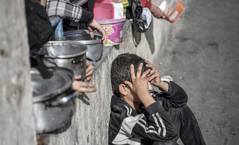 İsrail saldırıları altındaki Gazze'de bir çocuk daha 'açlıktan' öldü