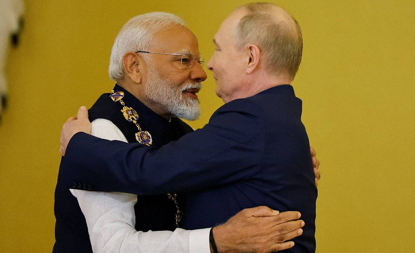 Modi'nin Rusya ziyaretinde Putin'den 'imtiyazlı stratejik ortaklık' vurgusu, en yüksek devlet nişanı takdimi