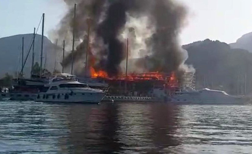 Marmaris'te tur teknesinde çıkan yangının nedeni belli oldu: İki gözaltı