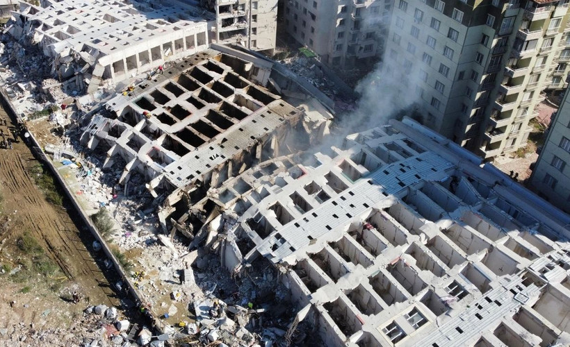 Depremde 269 kişiye mezar olan 'Rönesans Rezidans' duruşması yarın görülecek