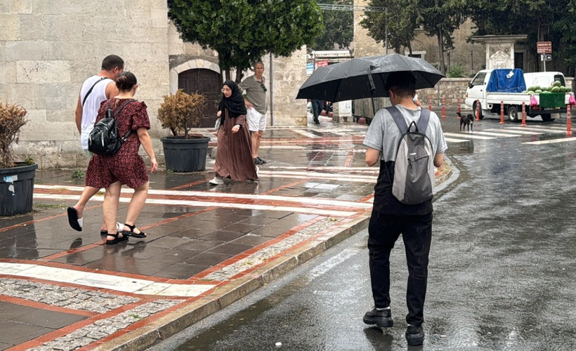 Kırklareli'nde sağanak: Cadde ve sokaklarda su birikintisi oluştu