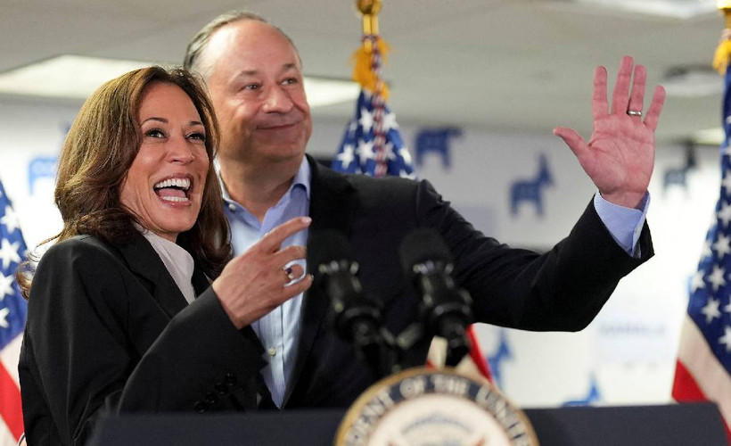 Kamala Harris, Demokrat Parti'nin başkan adaylığını kazanması için gereken delege desteğini cebine koydu