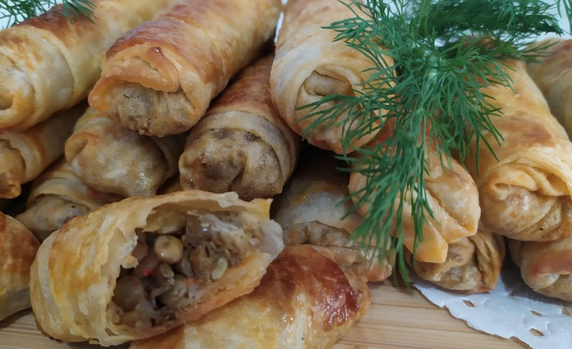 Yeşil mercimekle yapılan lezzetli börek tarifi. Bakın börek nasıl hazırlanıyor?