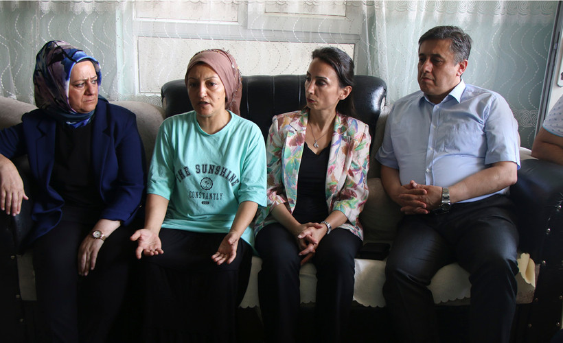 Hatimoğulları: Kürt halkı her yerde halay çekmeye devam edecek