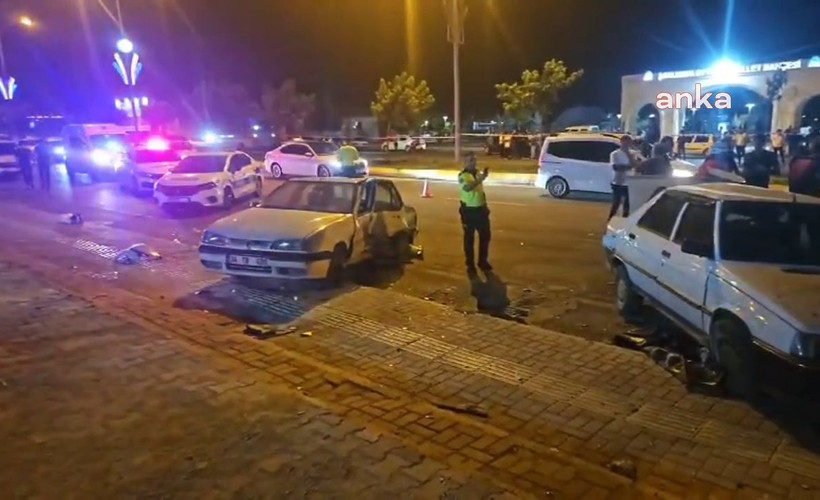 Urfa’da kontrolden çıkan otomobil yayalara çarptı: Beş çocuk öldü