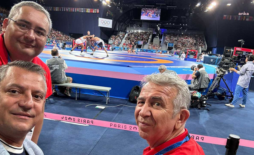 Özgür Özel ve Mansur Yavaş Paris'te Taha Akgül'ün eleme maçını izledi
