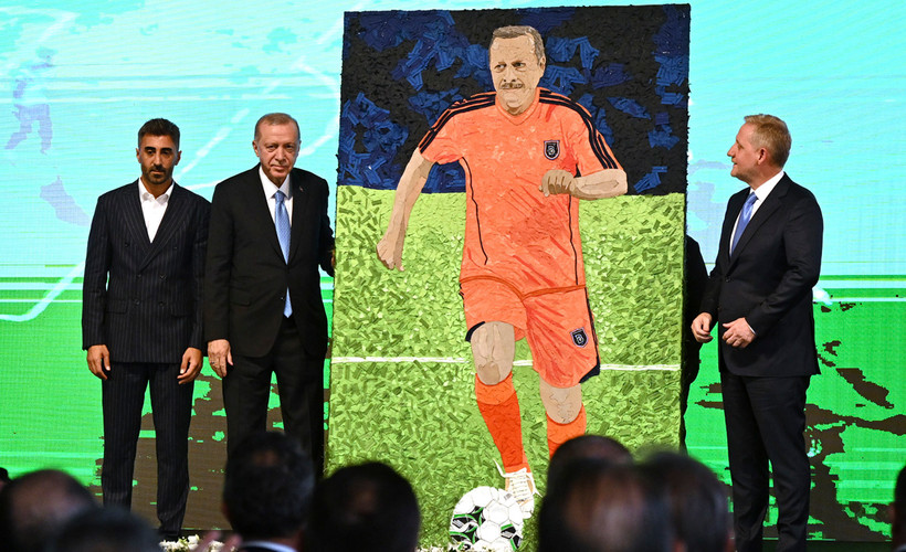 Erdoğan: Futbola ideolojinin girmesi sporun ruhuna zarar verir