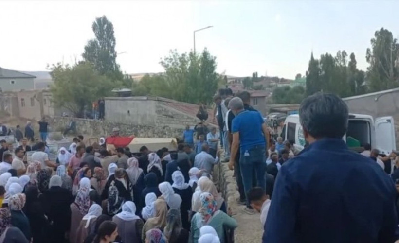 Otobüs kazasında ölen 5 kişi Ağrı'da toprağa verildi