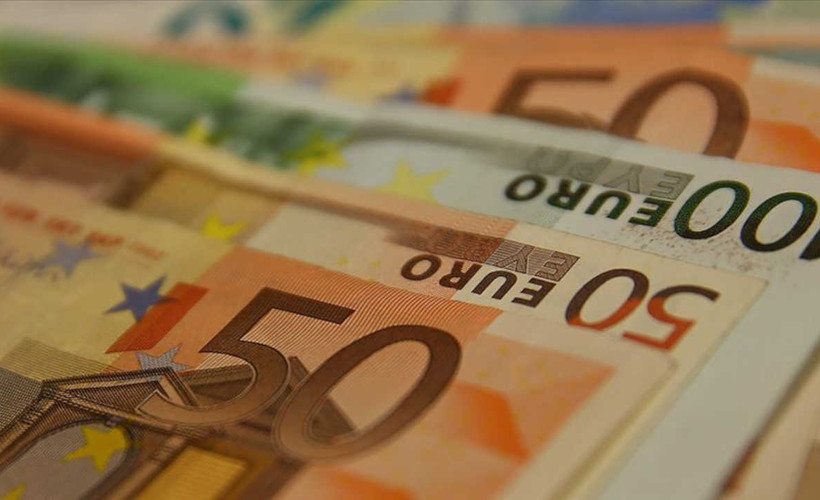 Euro bir rekoru daha aştı, çeyrek altın yeni baraj sınırında