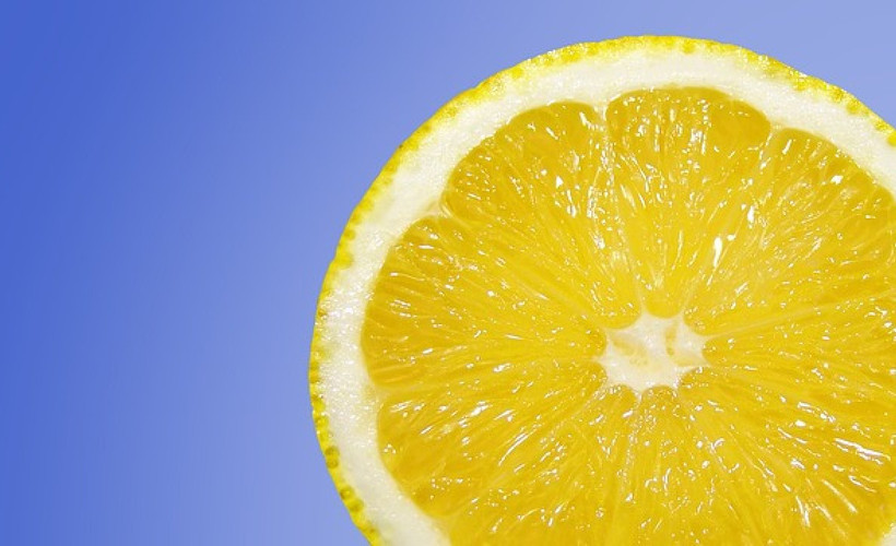 1 bardak limonlu su içmekle gelen 10 şifa! Uzmanlar bakın neden öneriyor