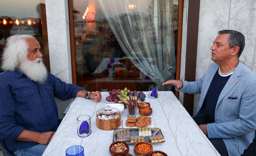 Özgür Özel'den Suavi'ye destek ziyareti