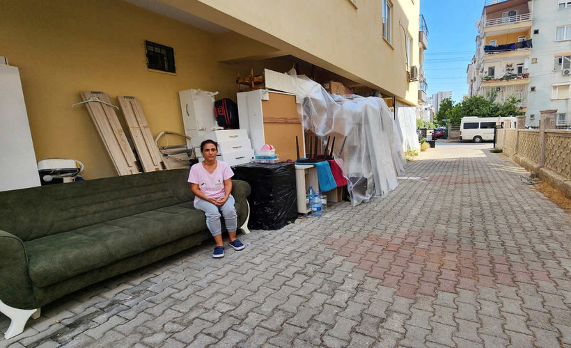 Evden çıkarılan Sibel Baykara 12 gündür sokakta yaşıyor