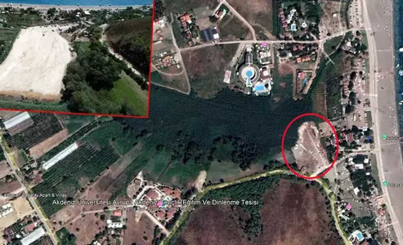 Adrasan'daki gölün adım adım otoparka dönüşmesi, uydu fotoğrafında