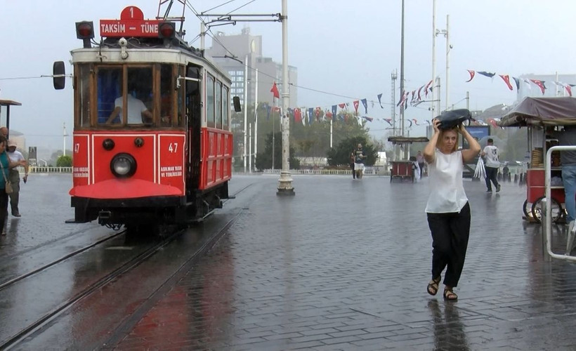 AKOM'dan i̇stanbul için kuvvetli yağış uyarısı: Gece başlayacak yağışlar yarın öğlene kadar sürecek