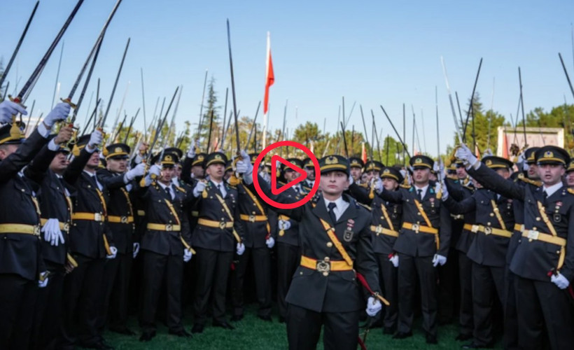 Teğmenlerin 'Mustafa Kemal'in askerleriyiz' sloganı tartışma yarattı