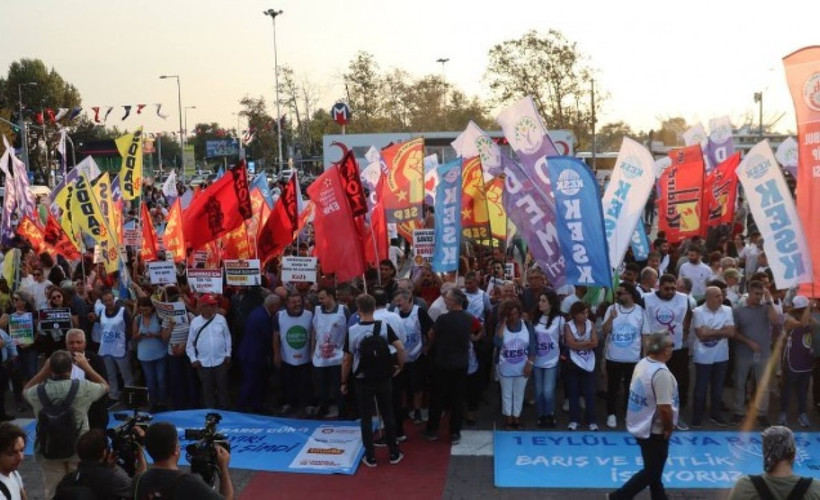 Kadıköy’de barış mitingi: 12 kişi gözaltına alındı