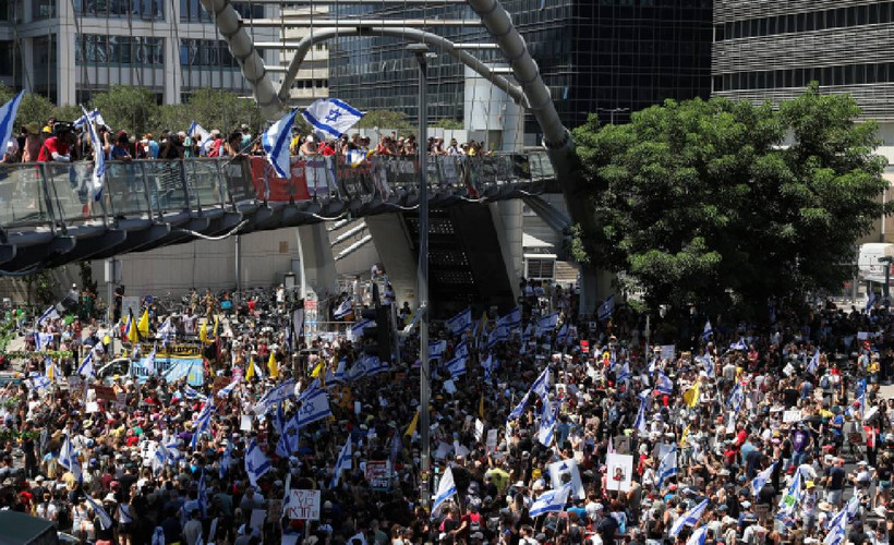 Gazze'den 6 rehinenin ölüsünün gelmesinin ardından İsrail'de genel grev: Hayat durdu, yollar kapatıldı, uçuşlar iptal edildi