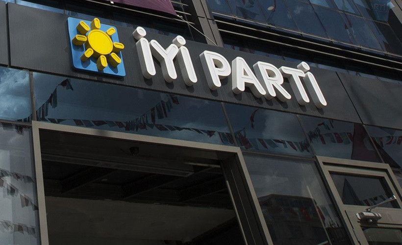 Şırnak'ta 41 kişi İYİ Parti’den istifa etti