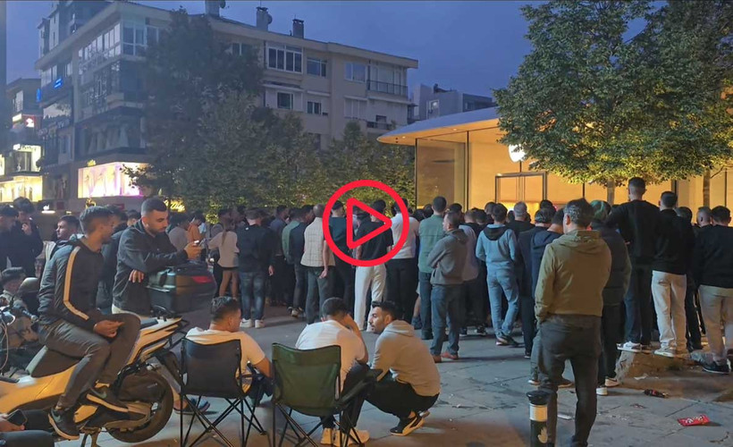 120 bin TL'lik telefon kuyruğu: Geceden itibaren beklediler